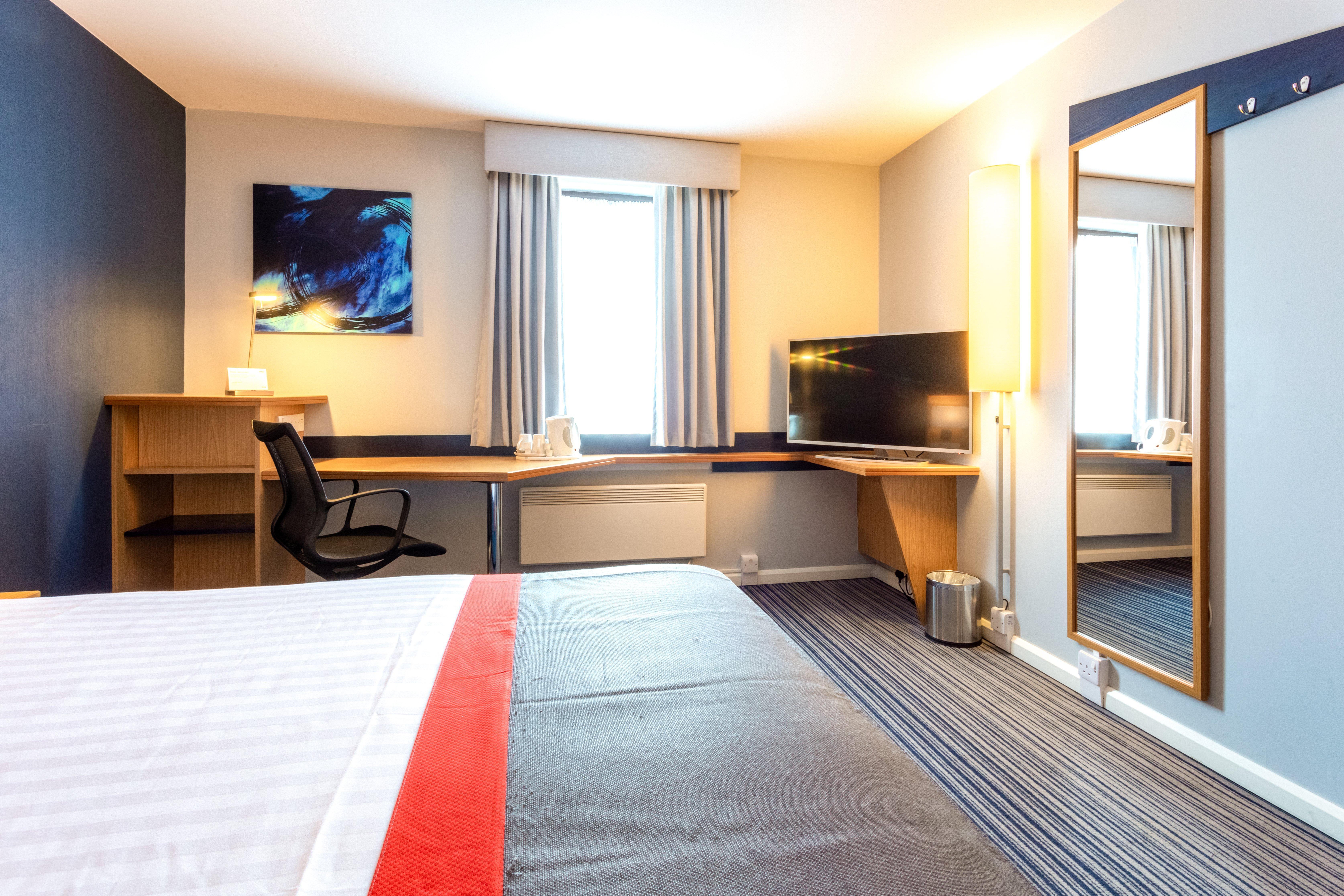Holiday Inn Express Perth By Ihg Exterior foto