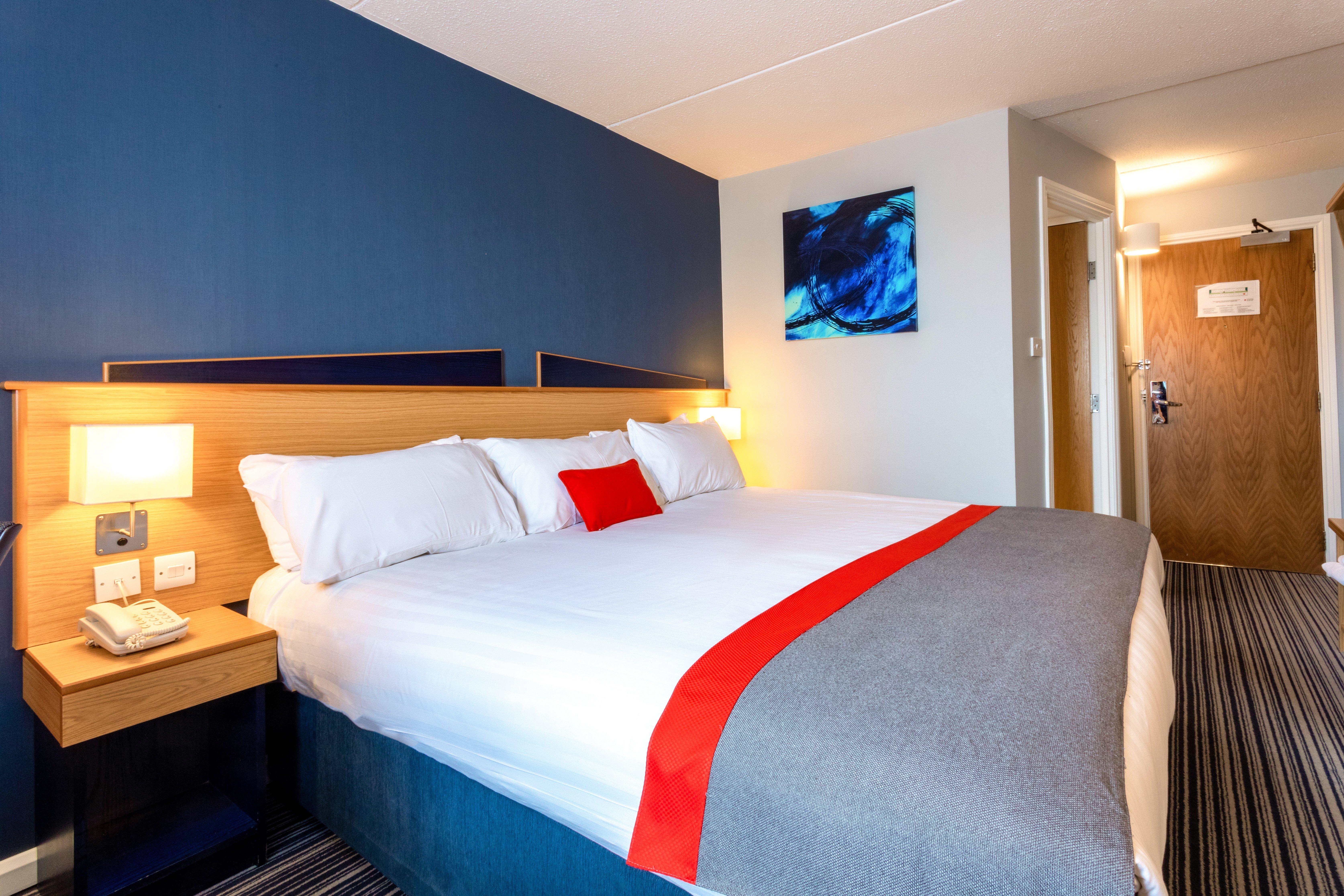 Holiday Inn Express Perth By Ihg Exterior foto